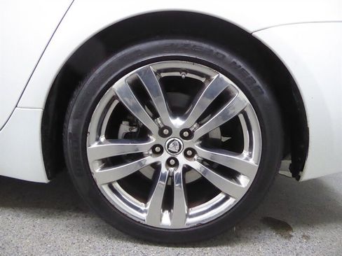 Used 2013 Jaguar XJ AWD image 34