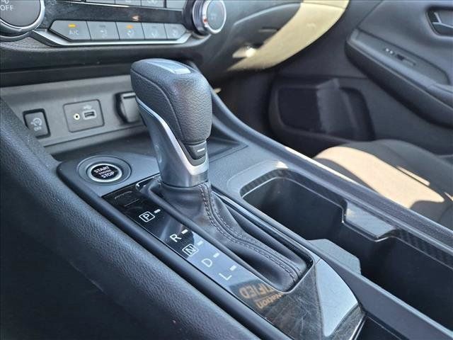 Used 2024 Nissan Sentra S FWD image 17