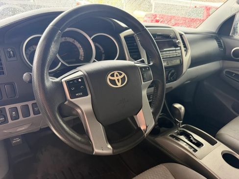 Used 2012 Toyota Tacoma 4x4 Double Cab w/ SR5 Pkg image 9