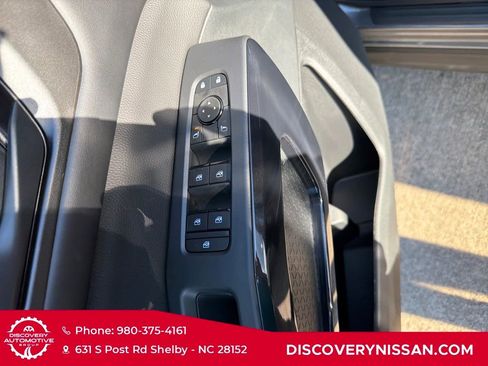 New 2025 Nissan Pathfinder SV image 12