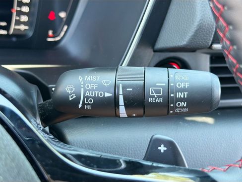 Used 2025 Honda Pilot Black Edition image 19