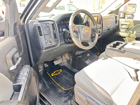 Used 2017 Chevrolet Silverado 2500 W/T w/ WT Convenience Package AWD/4WD image 10
