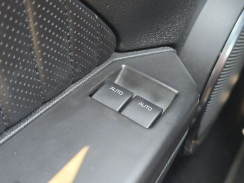 Used 2010 Ford Mustang Shelby GT500 RWD image 23