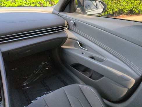 Used 2025 Hyundai Elantra Sport FWD image 15