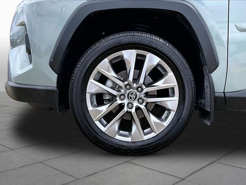Used 2023 Toyota RAV4 XLE Premium image 11