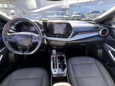 Used 2024 Chevrolet Trax RS w/ Driver Confidence Package FWD image 21
