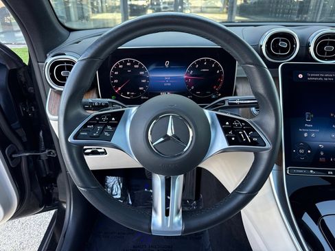 Used 2024 Mercedes-Benz GLC 300 image 29