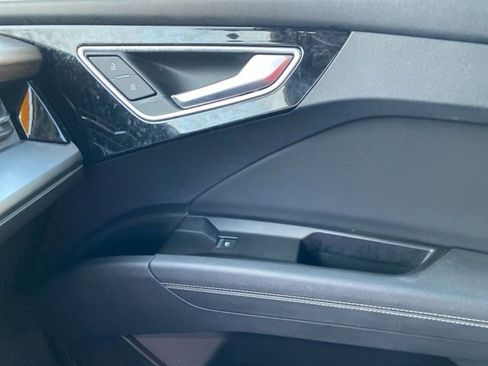 Used 2022 Audi Q4 e-tron Prestige image 21