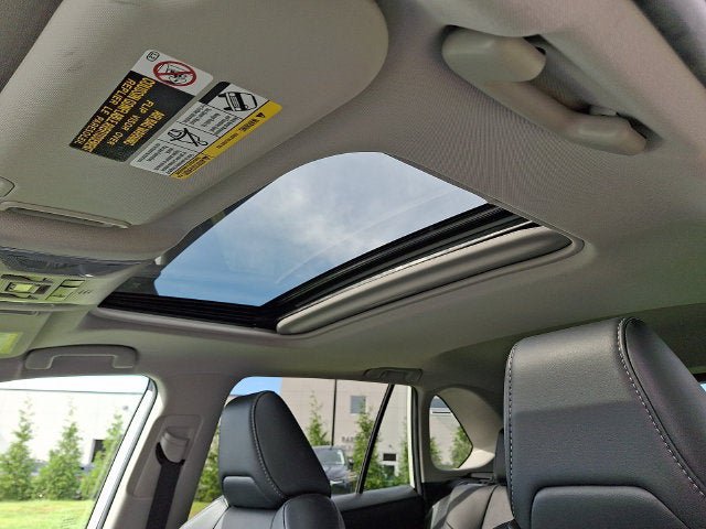 Used 2021 Toyota RAV4 XLE Premium AWD/4WD image 14