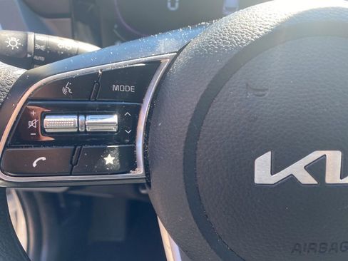 Certified 2024 Kia Seltos LX image 4