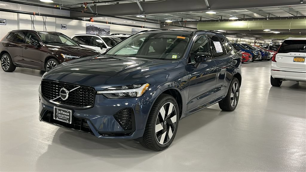 Used 2024 Volvo XC60 T8 Plus w/ Protection Package Premier AWD/4WD image 3