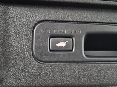Used 2025 Honda Pilot TrailSport image 24