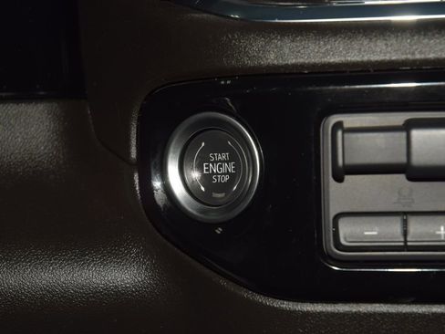 Used 2024 Chevrolet Silverado 1500 High Country w/ High Country Premium Package AWD/4WD image 34