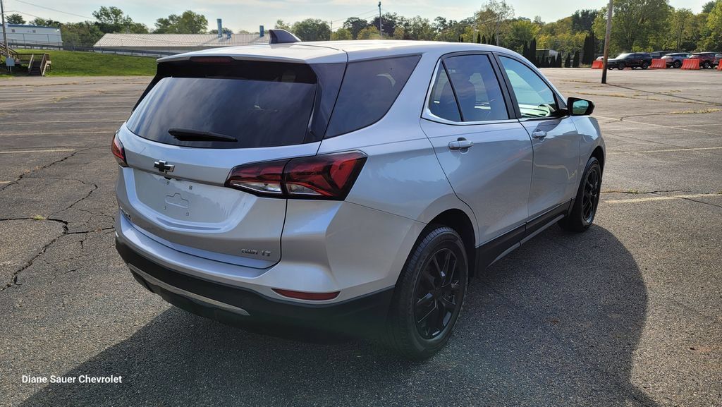 Used 2022 Chevrolet Equinox LT AWD/4WD image 12