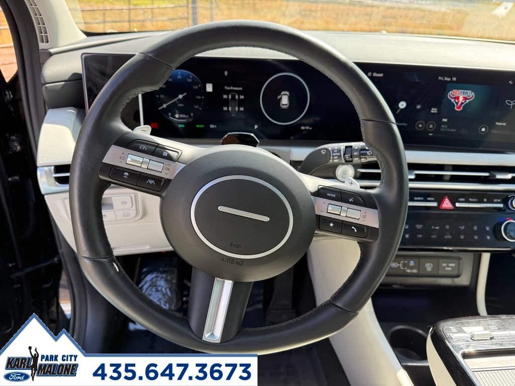 Used 2025 Hyundai Tucson Limited AWD/4WD image 17