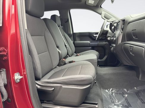 Used 2020 Chevrolet Silverado 1500 Custom w/ Custom Value Package AWD/4WD image 17