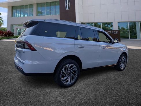 New 2026 Lincoln Navigator Reserve AWD/4WD image 7