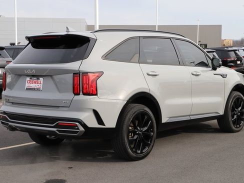 Used 2023 Kia Sorento SX image 5