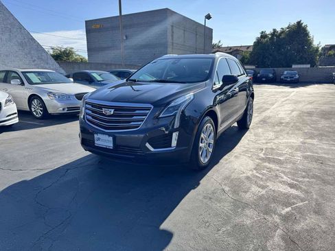 Used 2017 Cadillac XT5 Luxury w/ Driver Awareness Package FWD image 11
