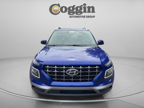 Certified 2023 Hyundai Venue Limited FWD image 9