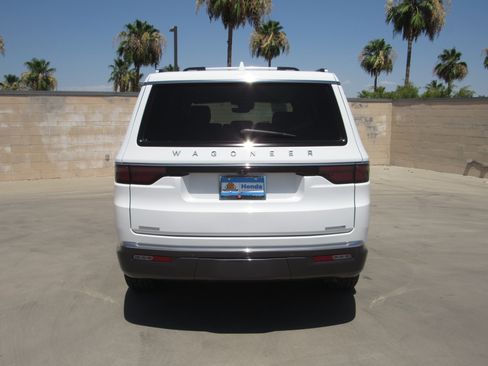 Used 2022 Jeep Wagoneer Series III w/ Convenience Group I AWD/4WD image 7