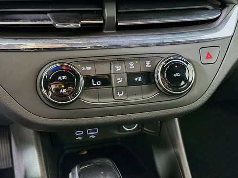 Used 2025 Buick Envista Preferred image 24