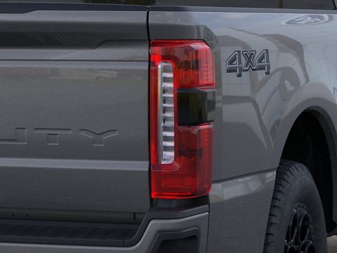 New 2026 Ford F250 Lariat w/ Black Appearance Package AWD/4WD image 32