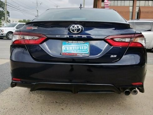 Used 2021 Toyota Camry SE FWD image 3