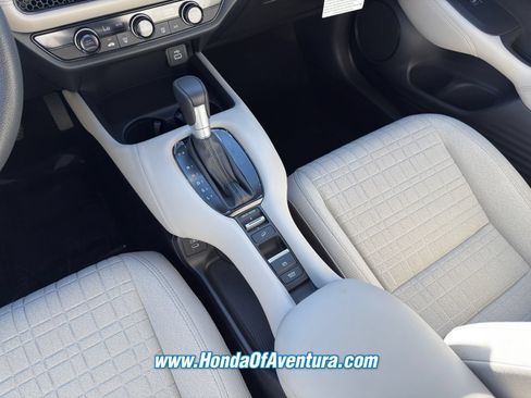 Certified 2024 Honda HR-V LX image 17