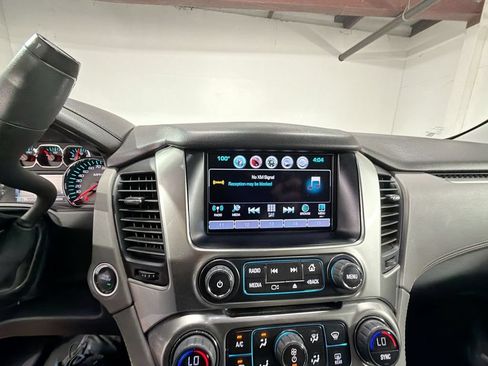 Used 2016 Chevrolet Suburban LT RWD image 13