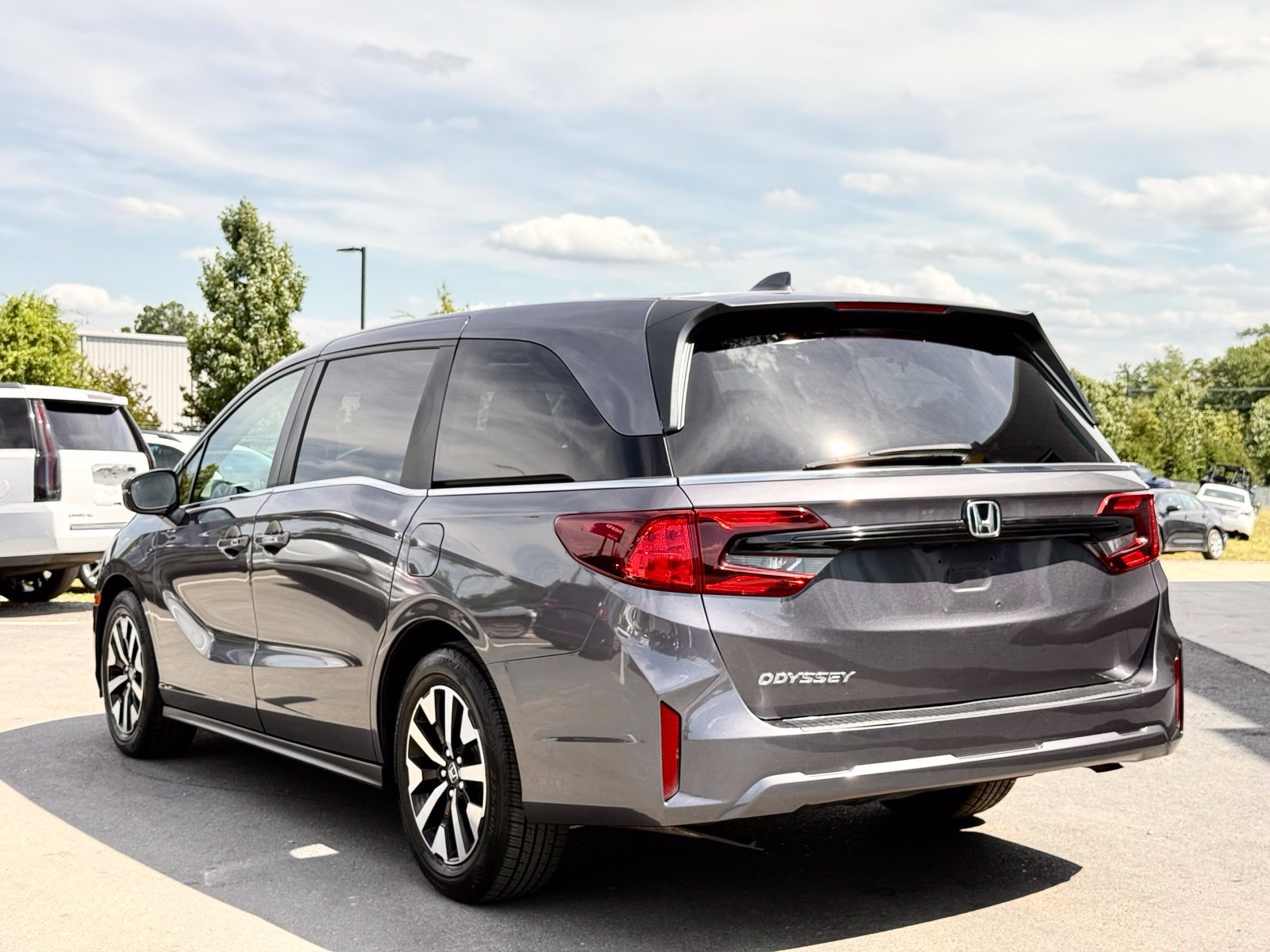 Used 2025 Honda Odyssey EX-L image 10