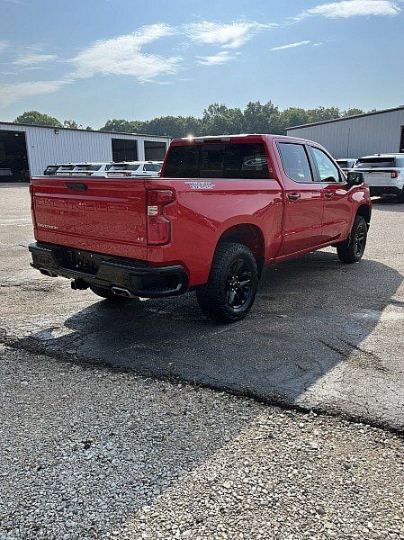 Used 2024 Chevrolet Silverado 1500 LT Trail Boss w/ Convenience Package II AWD/4WD image 7