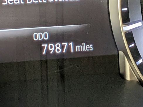 Used 2021 Toyota Highlander XLE image 24