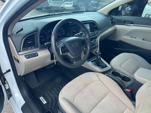 Used 2017 Hyundai Elantra SE FWD image 11