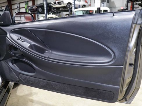 Used 2001 Ford Mustang Cobra image 36