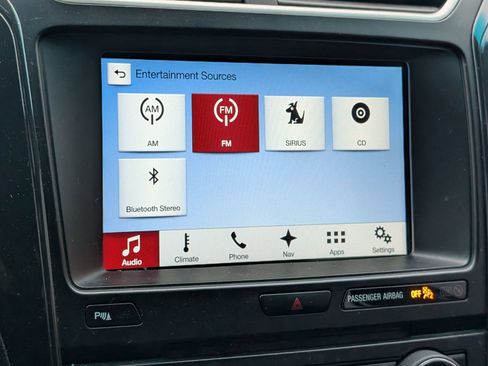 Used 2017 Ford Explorer XLT w/ Equipment Group 202A image 10