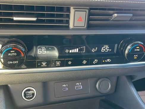 Used 2023 Nissan Rogue SV image 19