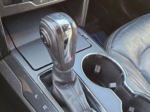 Used 2018 Ford Explorer XLT w/ Equipment Group 202A image 14