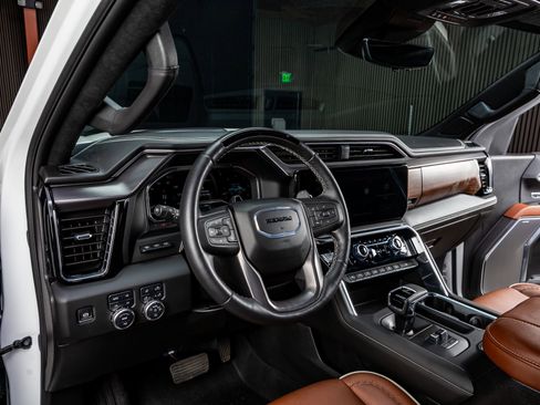 Used 2024 GMC Sierra 1500 Denali Ultimate image 17