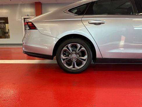 Used 2023 Honda Accord EX image 29