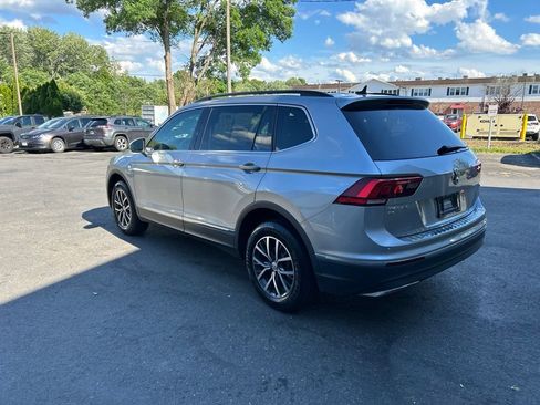 Used 2020 Volkswagen Tiguan SE w/ Panoramic Sunroof Package AWD/4WD image 7