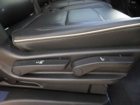 Used 2021 GMC Yukon XL SLT RWD image 27
