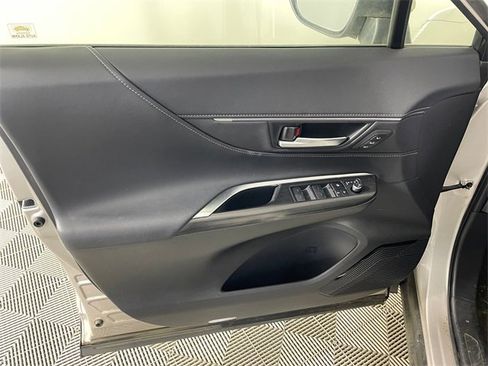 Used 2021 Toyota Venza Limited w/ Advanced Technology Package image 11