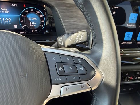 Used 2024 Volkswagen Atlas SEL Premium R-Line image 29