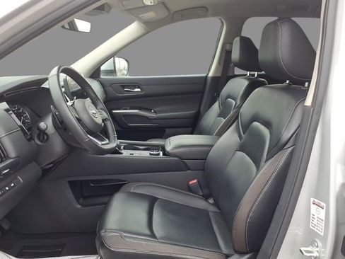 Used 2024 Nissan Pathfinder SL image 20