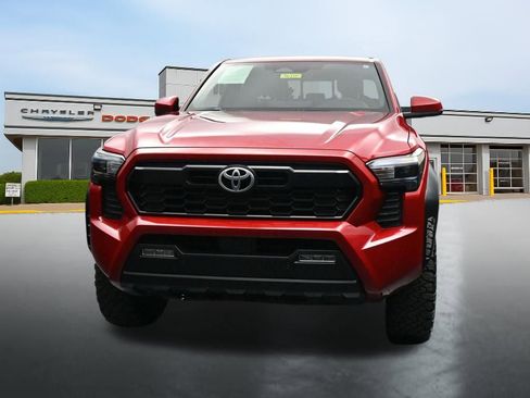 Used 2025 Toyota Tacoma TRD Off-Road w/ TRD Off Road Upgrade Package AWD/4WD image 8