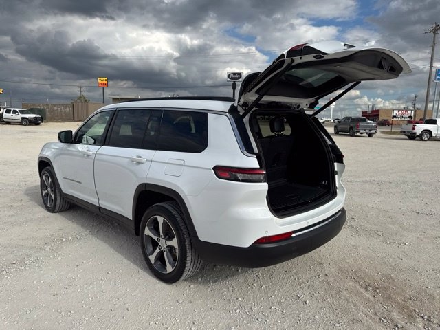 Used 2025 Jeep Grand Cherokee L Limited RWD image 4