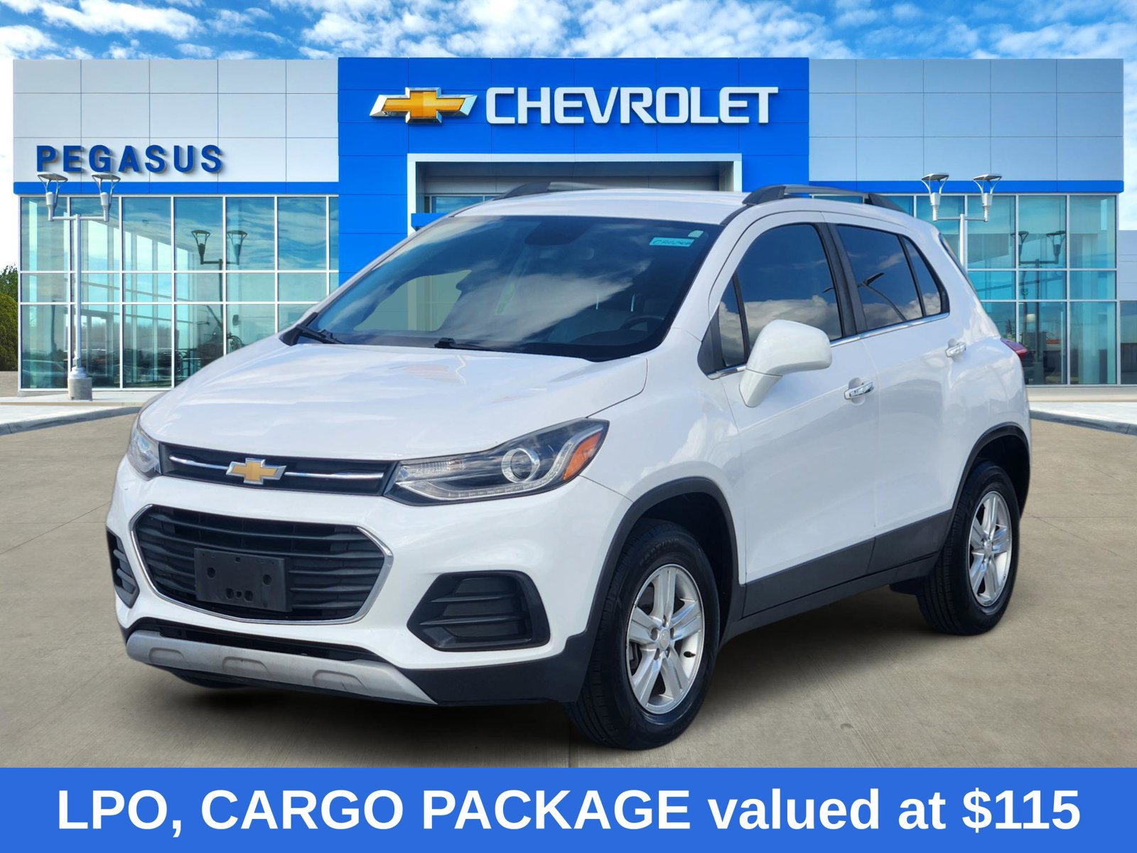 Used 2018 Chevrolet Trax LT w/ LT Convenience Package AWD/4WD image 2