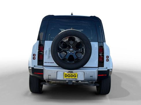 Used 2024 Land Rover Defender 110 S AWD/4WD image 4
