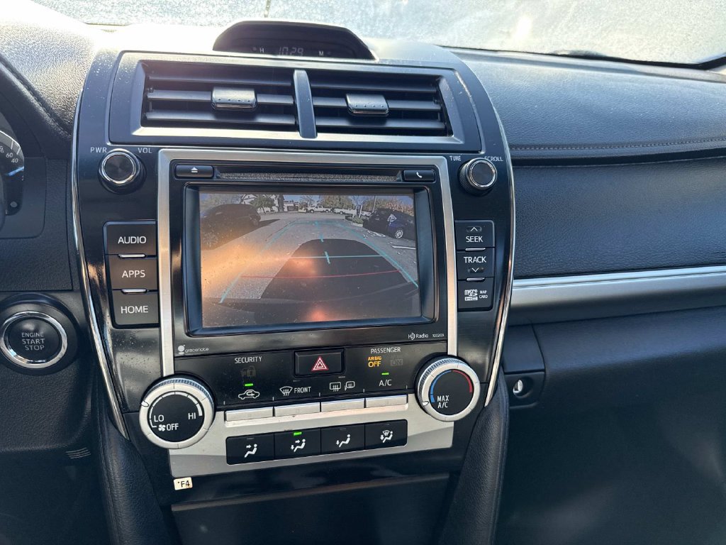 Used 2014 Toyota Camry SE w/ Leather Package FWD image 24